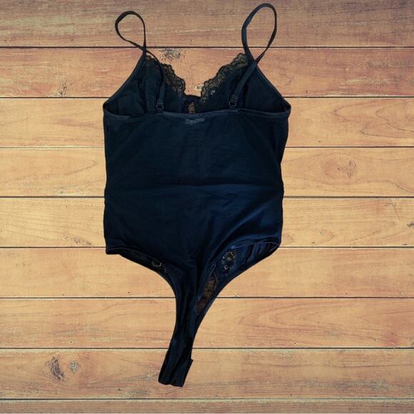 Bozzolo sheer mesh lace thong bodysuit - Picture 4 of 6